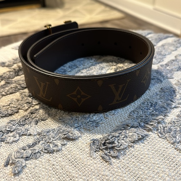 Louis Vuitton Belt - Picture 2 of 6